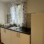 Casa Con Parra De Uva Y Paz