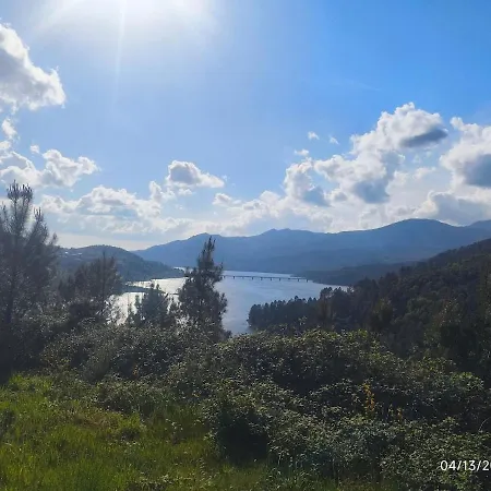 Casa Con Parra De Uva Y Paz Holiday home