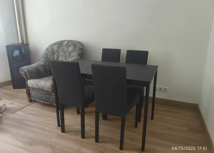 Casa Con Parra De Uva Y Paz * Valoiro